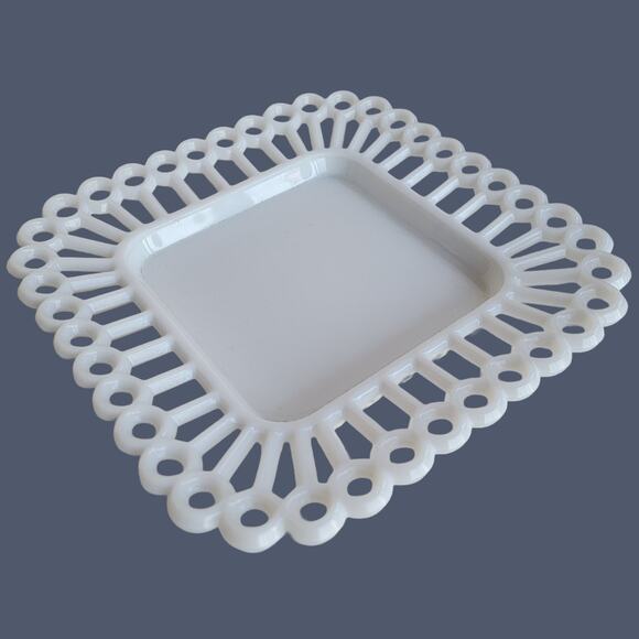 Vintage 1950s Westmoreland Milk Glass Square Lace Peg Boarder Luncheon Plate - Picture 2 of 5
